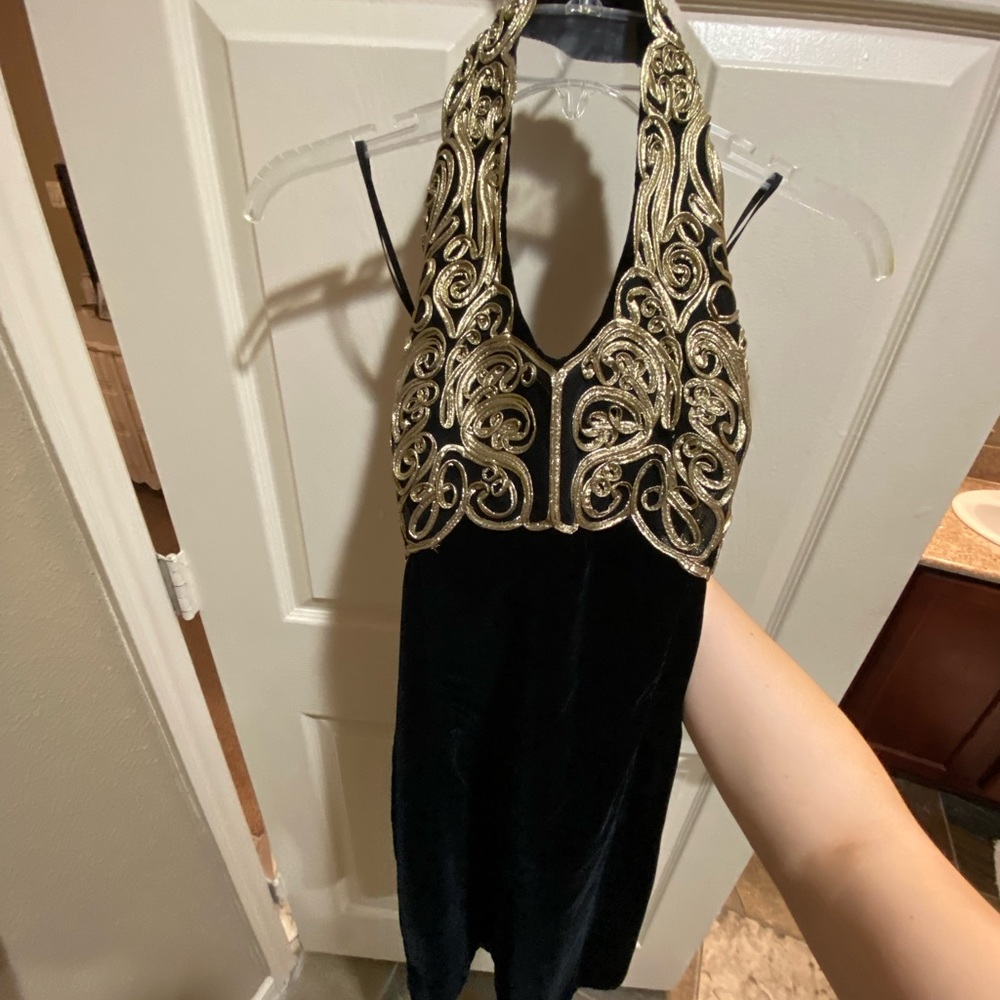 Beautiful 80’s vintage halter neck dress